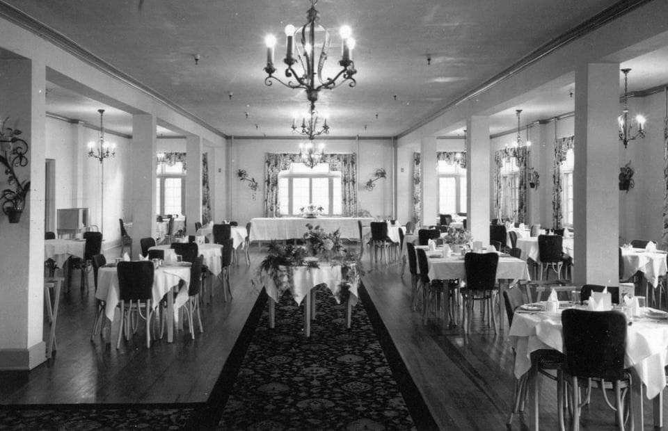 Harbor City Hotel dining room